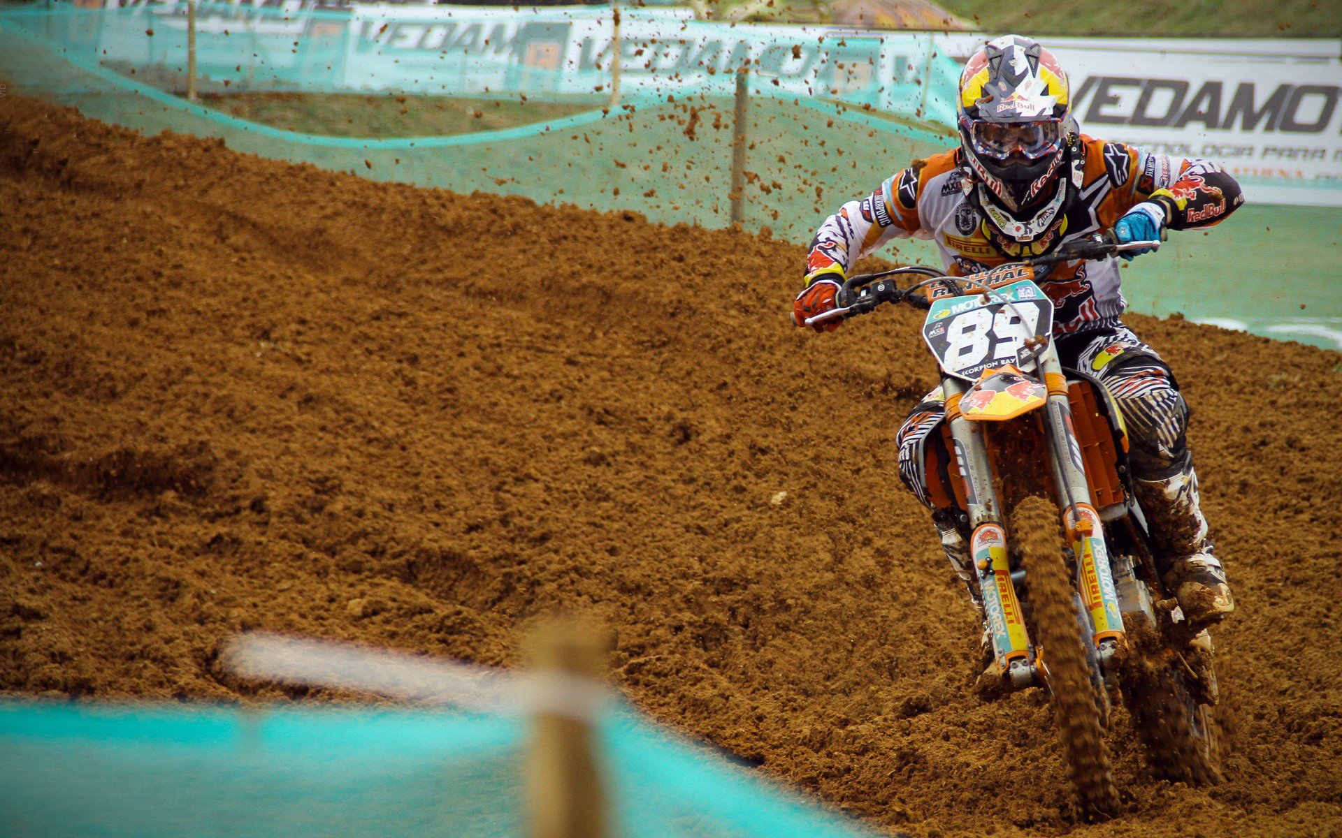 开云电竞入口-西班牙青少年骑手理查德·基尔克高德在国际马术比赛中获得银牌，展现潜力。